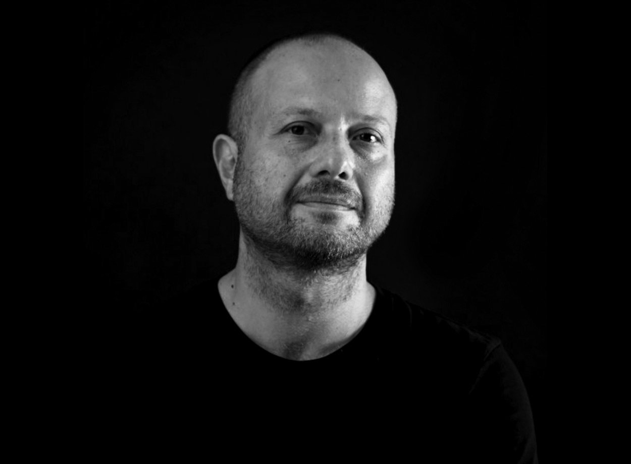 Chrisafis Chrisafis - Senior Creative Director